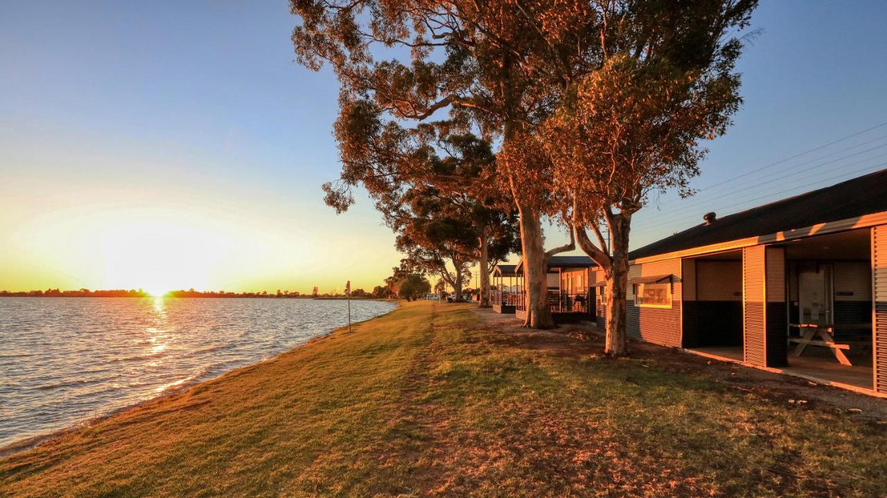 Lake Boga Caravan Park Exteriör bild