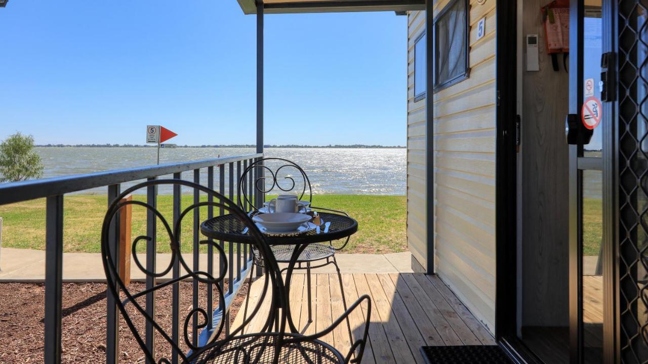 Lake Boga Caravan Park Exteriör bild